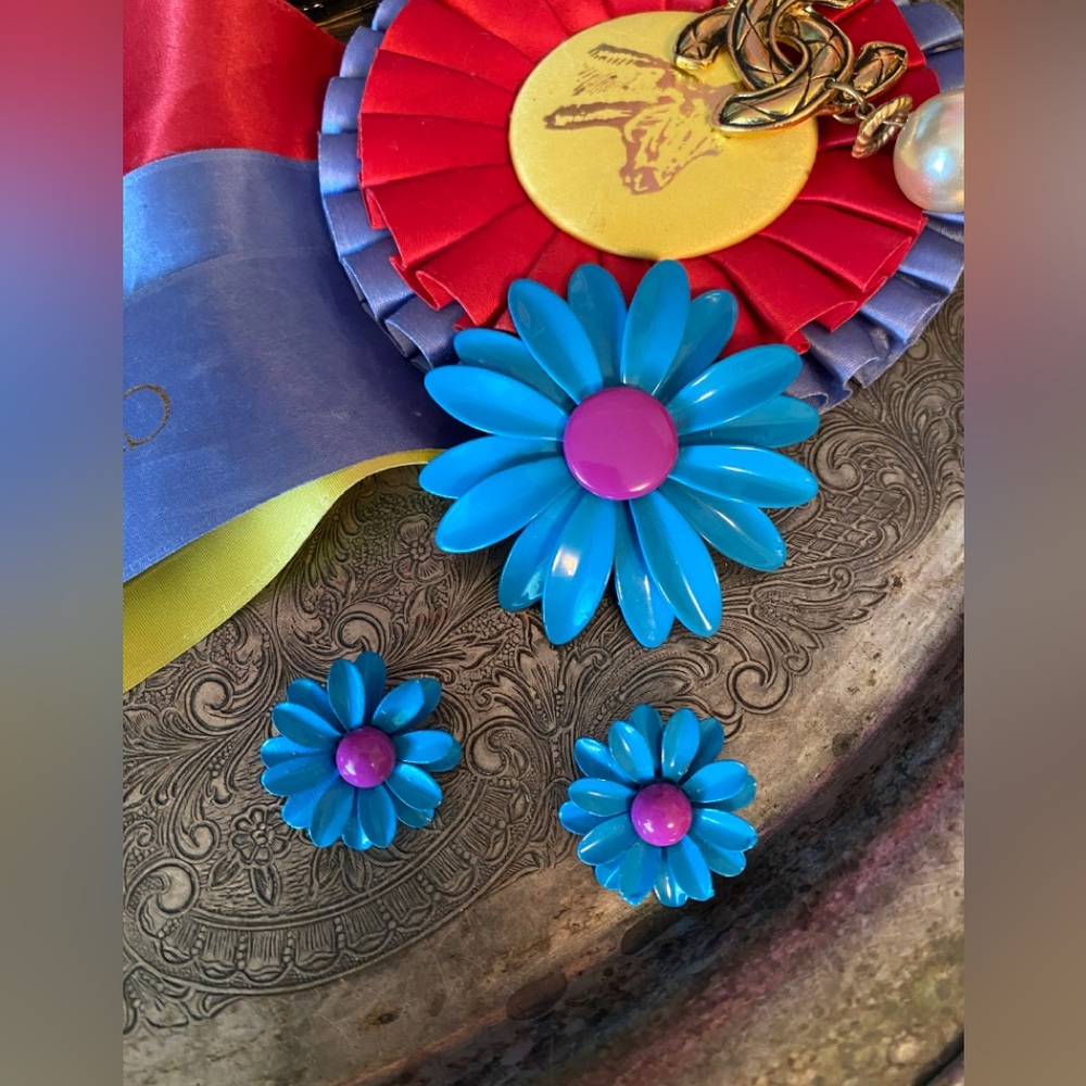 Beautiful Vintage FLORAL Pin Brooch Earring Summer Jewelry SET Blue Purple 💙💙